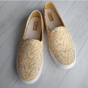 BRAND NEW! KEDS double decker yellow floral slip ons women’s size 7 SHIPS FAST!